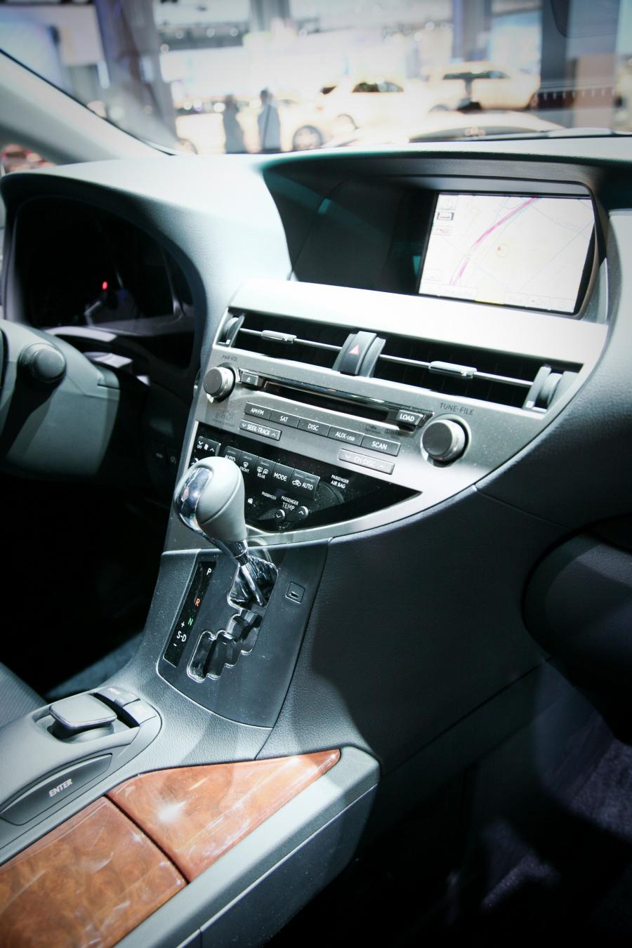  Lexus RX450h 2009 года  (фото 103 из 174)
